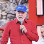 PT aciona TSE contra Flávio e Carlos Bolsonaro por campanha antecipada