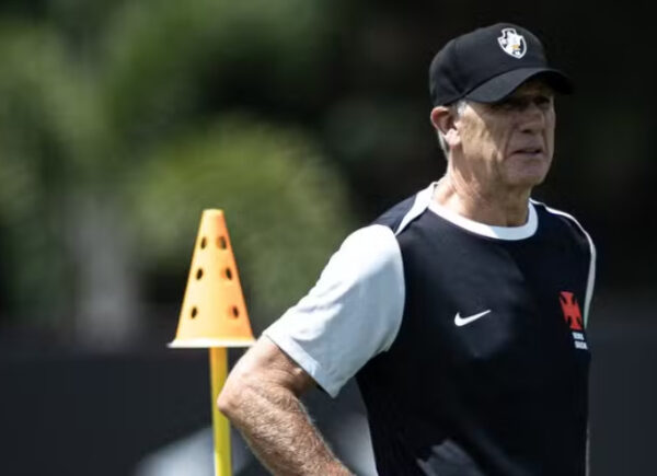 “Venho com muita vontade”, afirma Renato Gaúcho em chegada ao Vasco