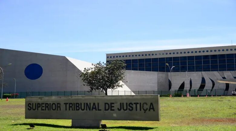 Polícia Federal prende ex-servidor do STJ suspeito de envolvimento em venda de sentenças