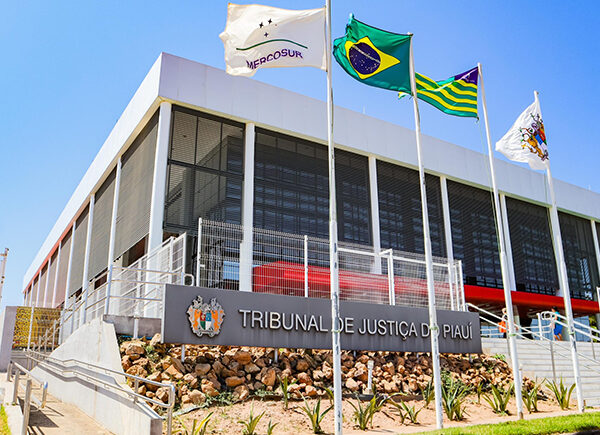 Justiça manda retirar publicações com acusações contra empresa de publicidade no Piauí