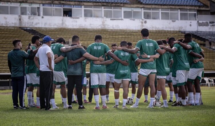 Técnico Evandro Guimarães está fora do Altos após derrota na Série D