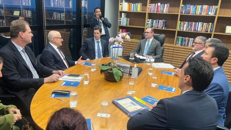 Estados se reúnem com ministro do STF para discutir royalties do petróleo