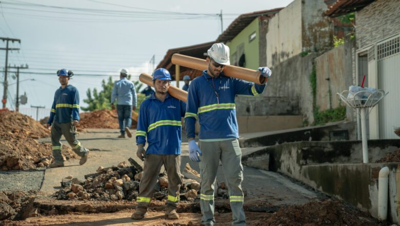 Águas de Teresina amplia rede de esgoto com novas obras em seis bairros da capital
