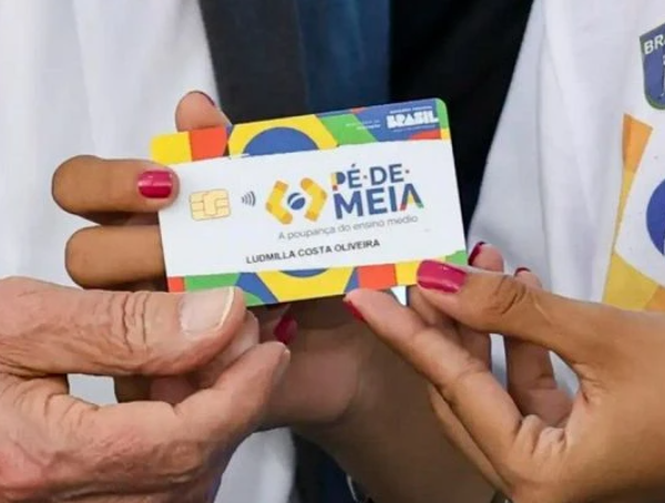 Pé-de-Meia reduz abandono escolar em 74% no ensino médio do Piauí