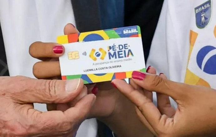 Pé-de-Meia reduz abandono escolar em 74% no ensino médio do Piauí