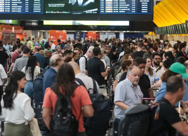 Passagens aéreas podem subir 20% após reajuste do QAV pela Petrobras