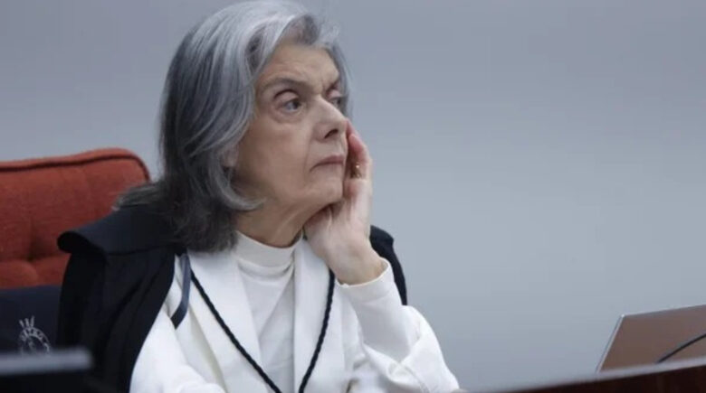 Cármen segue Moraes e vota para condenar Eduardo Bolsonaro por difamação contra Tabata