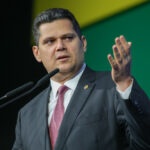 Alcolumbre marca para dia 30 análise de veto a projeto que reduz pena de Bolsonaro