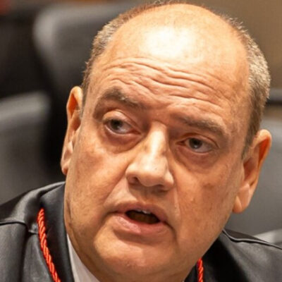 Governador em exercício do RJ exonera 459 com economia de R$ 10 milhões por mês