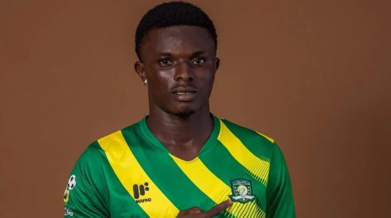 Ataque a ônibus de clube por assaltantes termina com morte de jogador em Gana