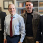 Eduardo Bolsonaro vira alvo de ação por “traição à Pátria” após acionar Casa Branca