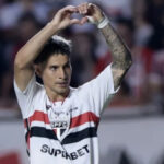 São Paulo goleia Cruzeiro com 3 gols de Ferreira e encosta na liderança do Brasileirão