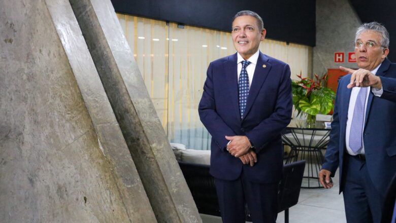 Em 1ª entrevista, ministro Kassio Nunes diz que aguarda eleição para o TSE