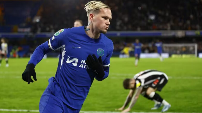 Atacante que custou R$ 400 milhões ao Chelsea é suspenso por 4 anos por doping
