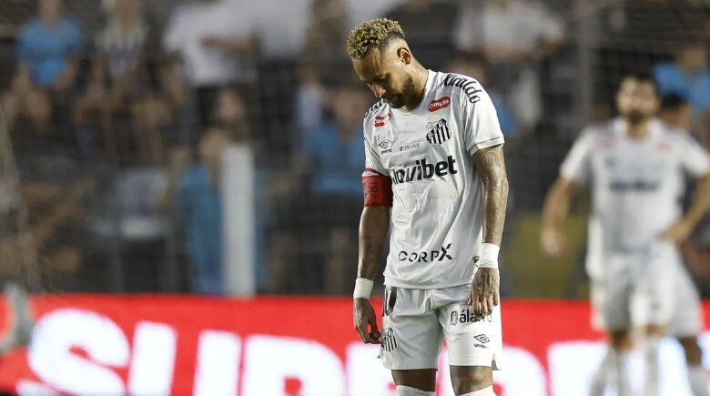 Neymar se pronuncia sobre gesto polêmico em derrota do Santos para o Fluminense