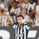 Com gol de Alex Telles no fim da partida, Botafogo vence a Chapecoense pela Copa do Brasil