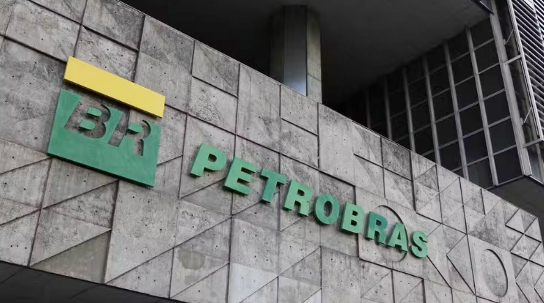 Petrobras eleva os preços de combustível para voos em 55%, diz agência