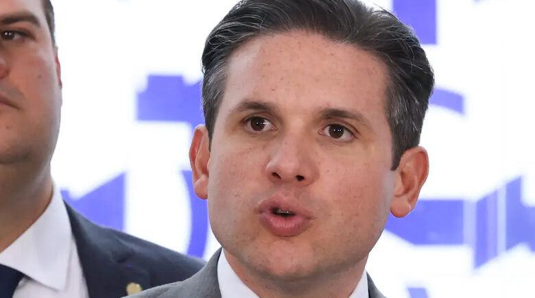 PEC 6×1: Hugo Motta avalia nome do Centrão para relatoria na Câmara dos Deputados