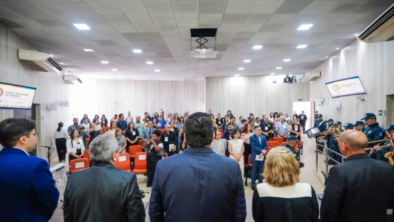 Seminário estadual promove debate sobre riscos das mudanças climáticas e saúde mental dos trabalhadores