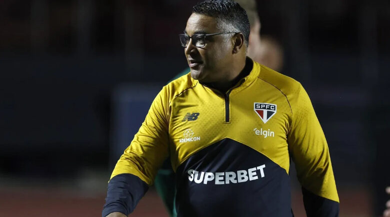 São Paulo vence o Juventude, mas técnico é vaiado e desabafa: “Pressão impacta os atletas”