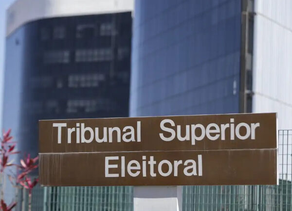 Termina neste sábado prazo para que partidos registrem seus estatutos