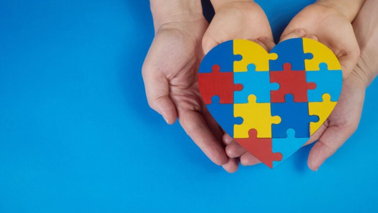 Diagnóstico adequado e psicoterapia promovem desenvolvimento de pessoas autistas