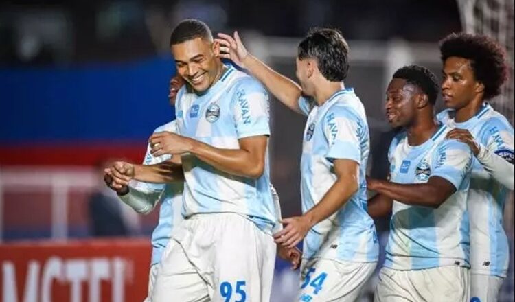 Grêmio vence o Riestra e assume liderança do Grupo F da Sul-Americana