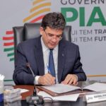 Rafael Fonteles assina ordem de serviço para execução da etapa final da Vila Olímpica de Parnaíba