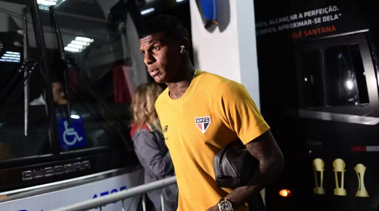 Entenda por que o São Paulo não deve rescindir contrato de Arboleda mesmo após sumiço