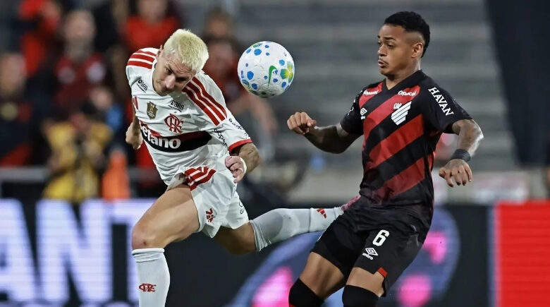 Flamengo empata no fim com gol de Pedro contra o Athletico-PR pelo Brasileirão