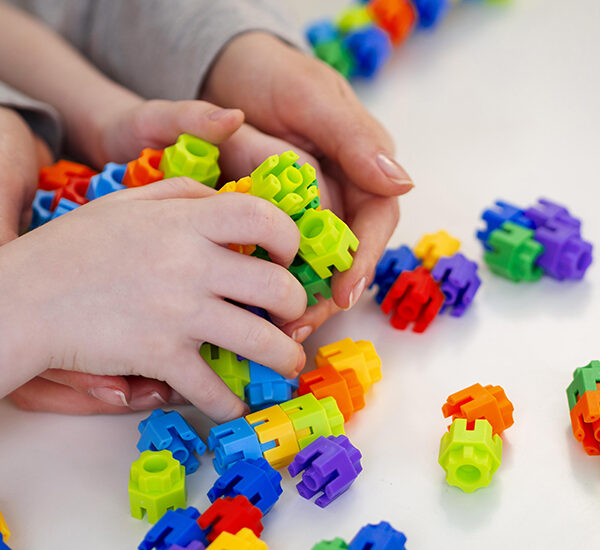 Alta nos diagnósticos de autismo amplia busca por especialistas