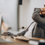 Saúde mental no trabalho: saiba os sinais de adoecimento emocional