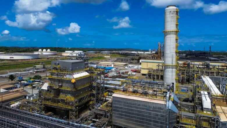 Refinarias da Petrobras operam com mais de 100% da capacidade