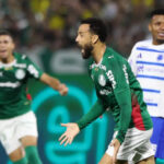 Brasileirão: Palmeiras tropeça e Flamengo pode encostar na liderança