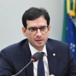 Relator da PEC do fim da escala 6×1 adia parecer final para segunda-feira (25)