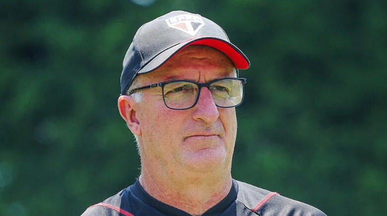 São Paulo define Dorival Júnior como prioridade e marca reunião com treinador