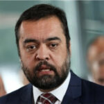 Cláudio Castro, ex-governador do RJ, e dono da Refit são alvos de operação da PF