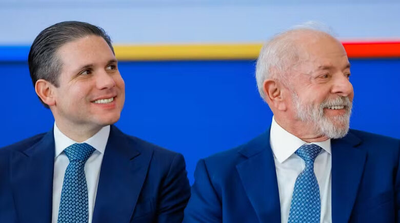 Lula e Motta devem se encontrar na segunda-feira (25) para discutir fim da escala 6×1