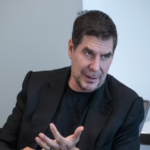 Marcelo Claure diz que vê oportunidade no Brasil e que país combina capitalismo com política social