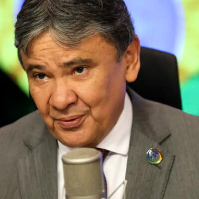 Wellington Dias critica Flávio Bolsonaro em meio à polêmica envolvendo áudio enviado a Vorcaro