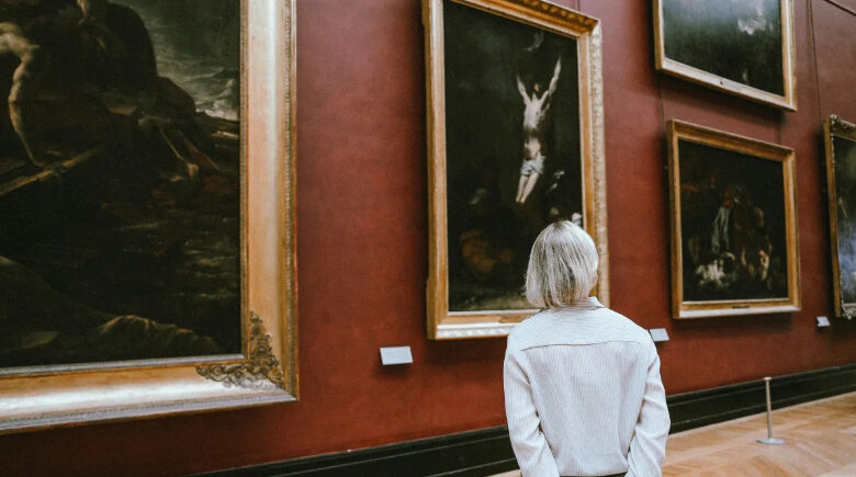 Consumir artes e cultura podem ajudar a desacelerar o envelhecimento; entenda os motivos