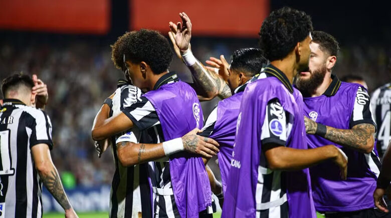 Atacante Neymar pede desculpas a Robinho Jr. por briga: ‘Me excedi um pouco’