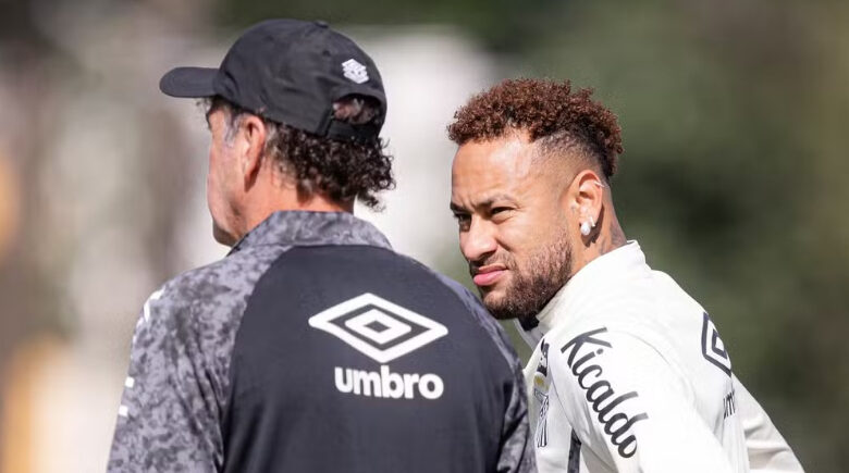 Cuca nega privilégios a Neymar no Santos: “Faz tudo igual todo mundo”