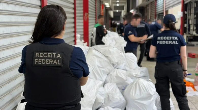 Megaoperação da Receita Federal fecha dois shoppings no Brás em SP