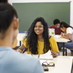 Aprender um novo idioma melhora a mente e amplia oportunidades em qualquer idade