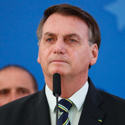 Bolsonaro diz que segurança levou arma para consertar dispositivo