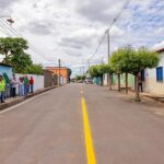 Em Altos, Governo do Piauí recupera 140 quilômetros de estradas vicinais e pavimenta diversas ruas