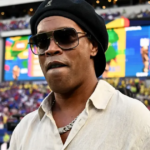 Ronaldinho leva time da Série C italiana aos holofotes, mas papel é incerto