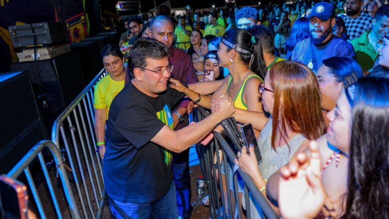 Folguedos São João reúne milhares de pessoas em Teresina e governador destaca geração de renda e valorização da cultura nordestina