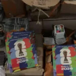 Às vésperas da Copa, polícia apreende 50 mil figurinhas falsas em São Paulo